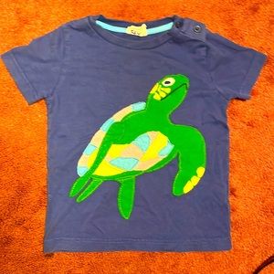 Mini Boden Appliqué tee turtle